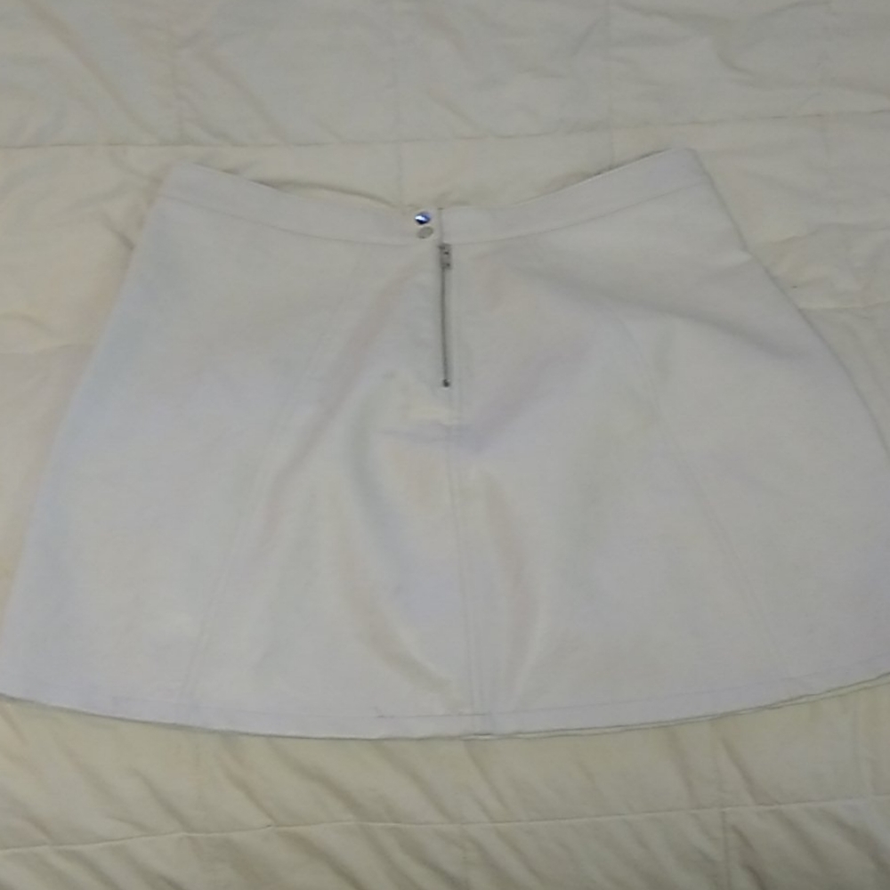 White faux leather skirt